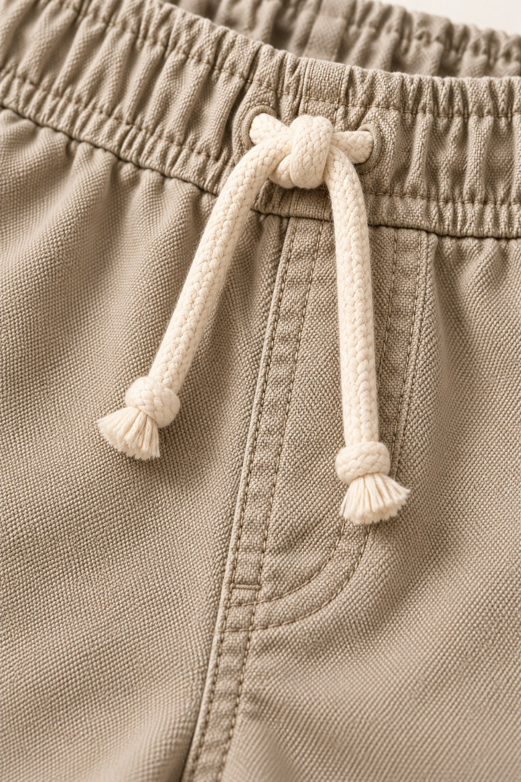 Fieldtrip Pull-on Shorts in Pebble